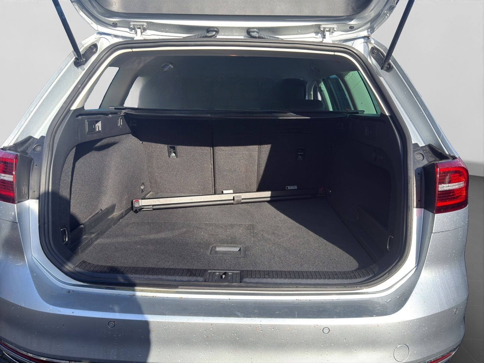 Volkswagen Passat Variant 2.0 TDI DSG HIGHLINE AHK NAVI ACC foto 17