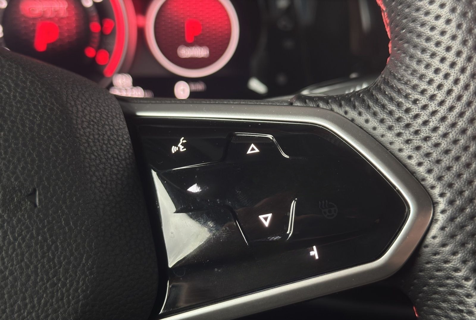 Volkswagen Golf VIII GTI CLUBSPORT 2.0 TSI DSG LED PLUS DCC foto 19