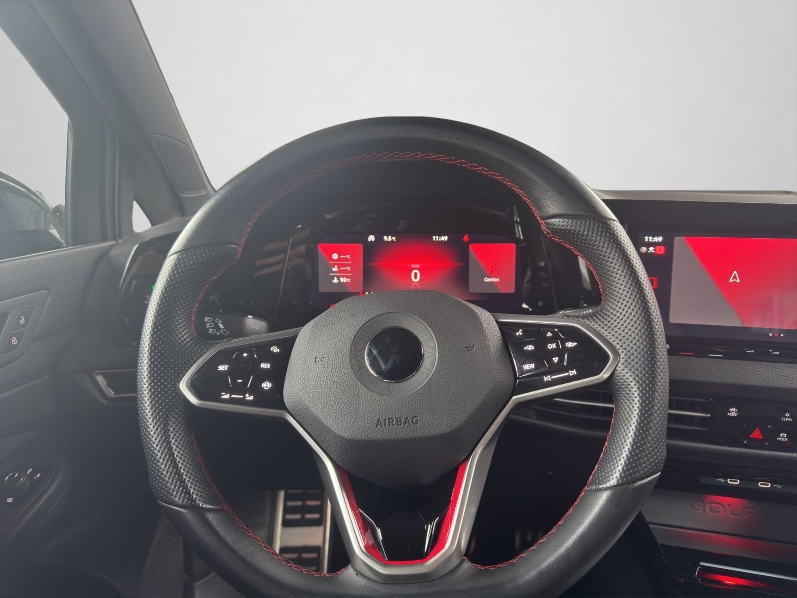 Volkswagen Golf VIII GTI CLUBSPORT 2.0 TSI DSG LED PLUS DCC foto 10