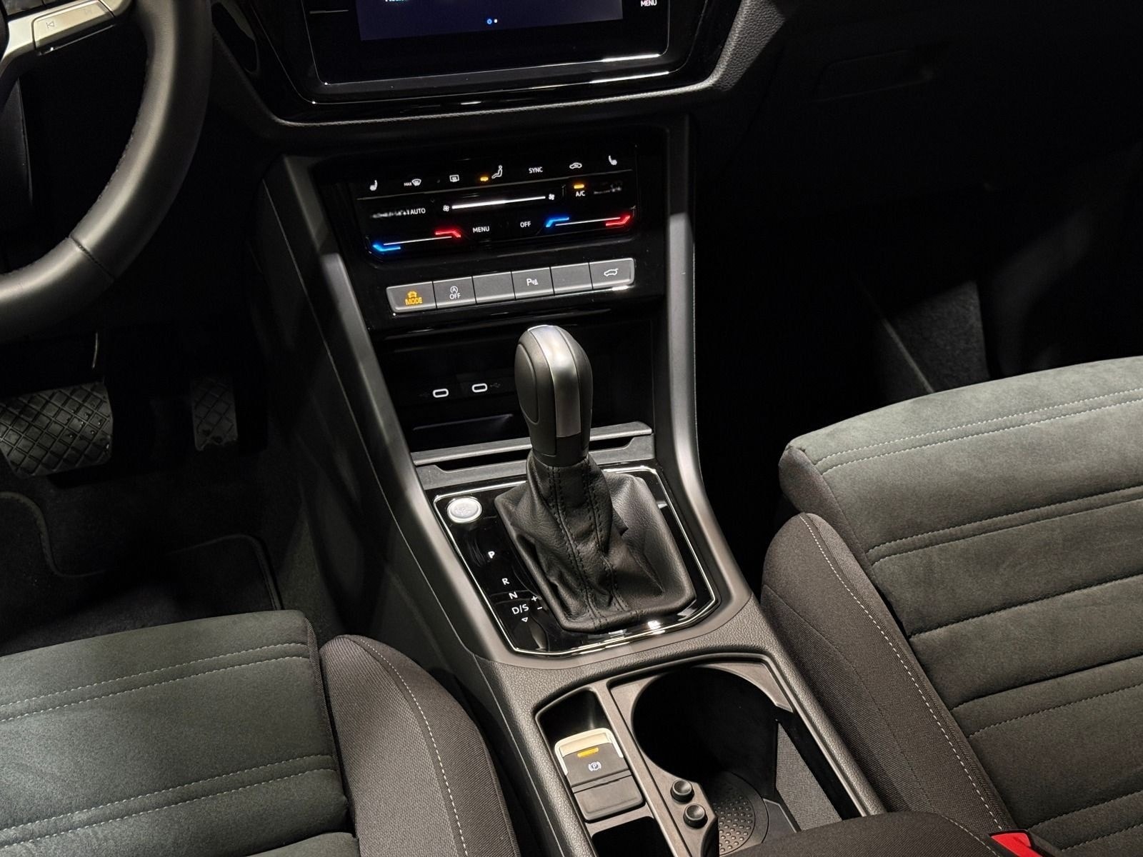 Volkswagen Touran Highline 2.0 TDI DSG | 7-SITZ LED ACC NAV foto 12