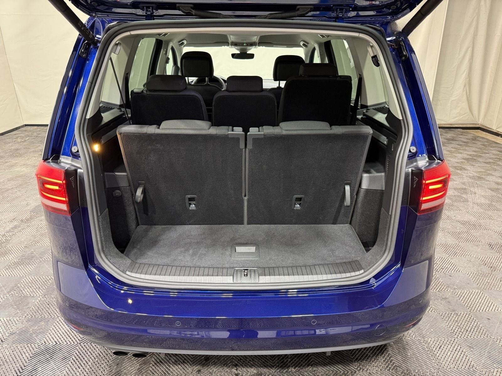 Volkswagen Touran Highline 2.0 TDI DSG | 7-SITZ LED ACC NAV foto 14