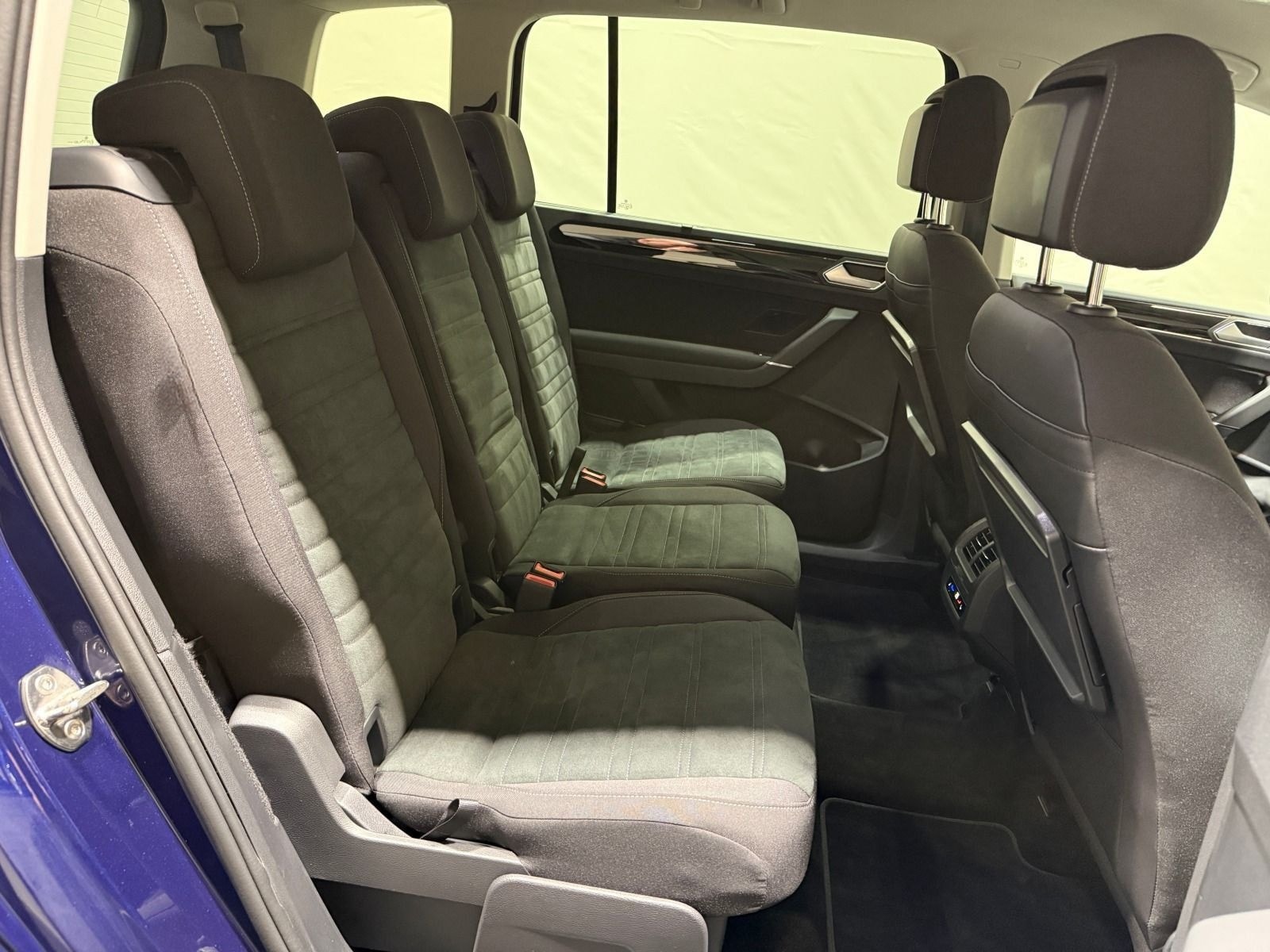 Volkswagen Touran Highline 2.0 TDI DSG | 7-SITZ LED ACC NAV foto 21