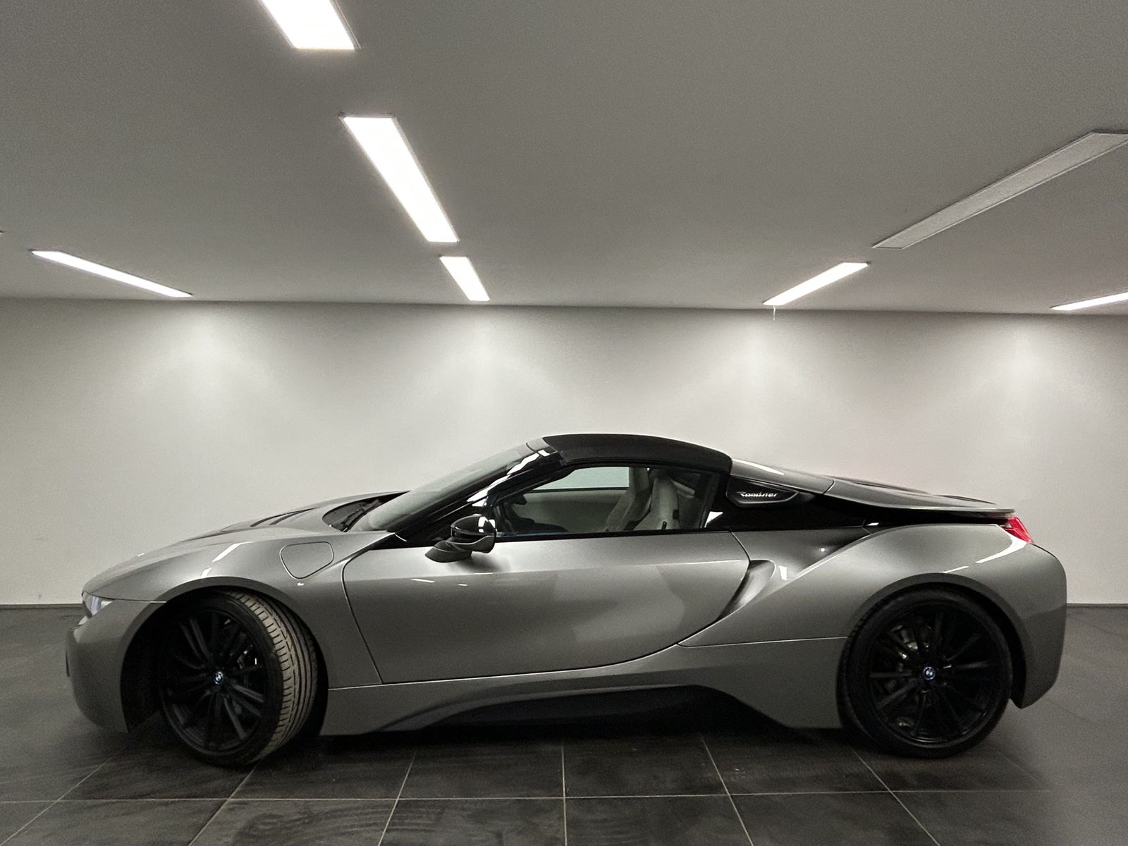 BMW i8 Roadster First Edition 1 of 200 Harman/Kardon foto 2