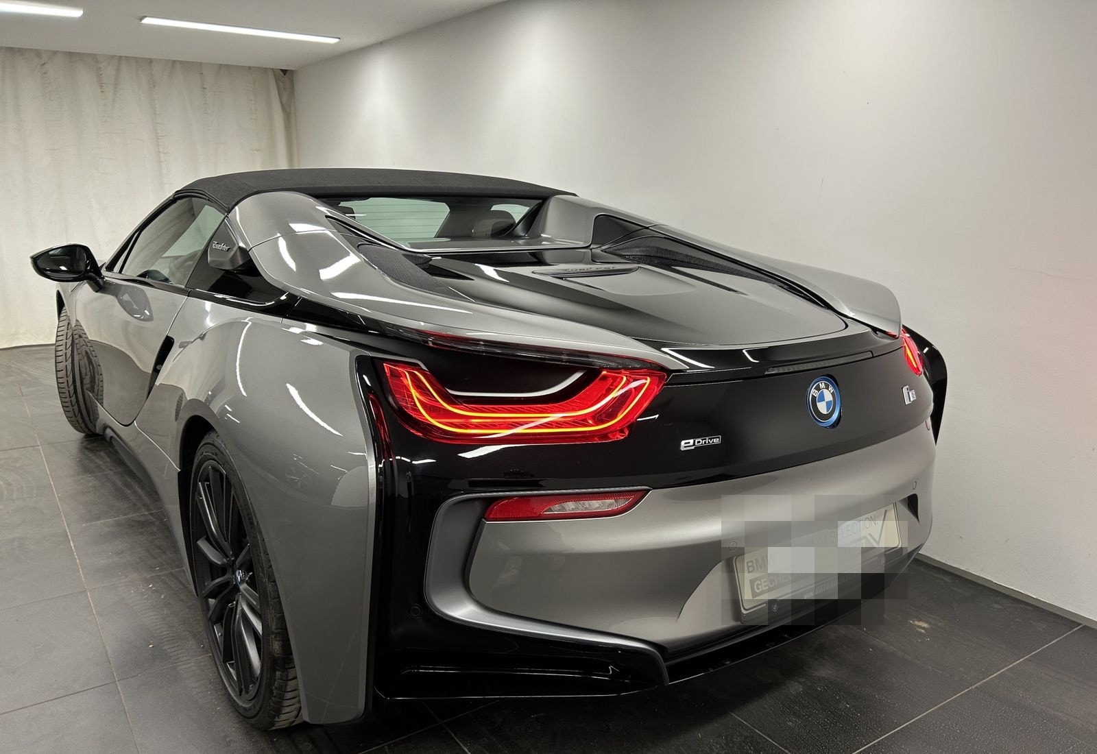 BMW i8 Roadster First Edition 1 of 200 Harman/Kardon foto 12