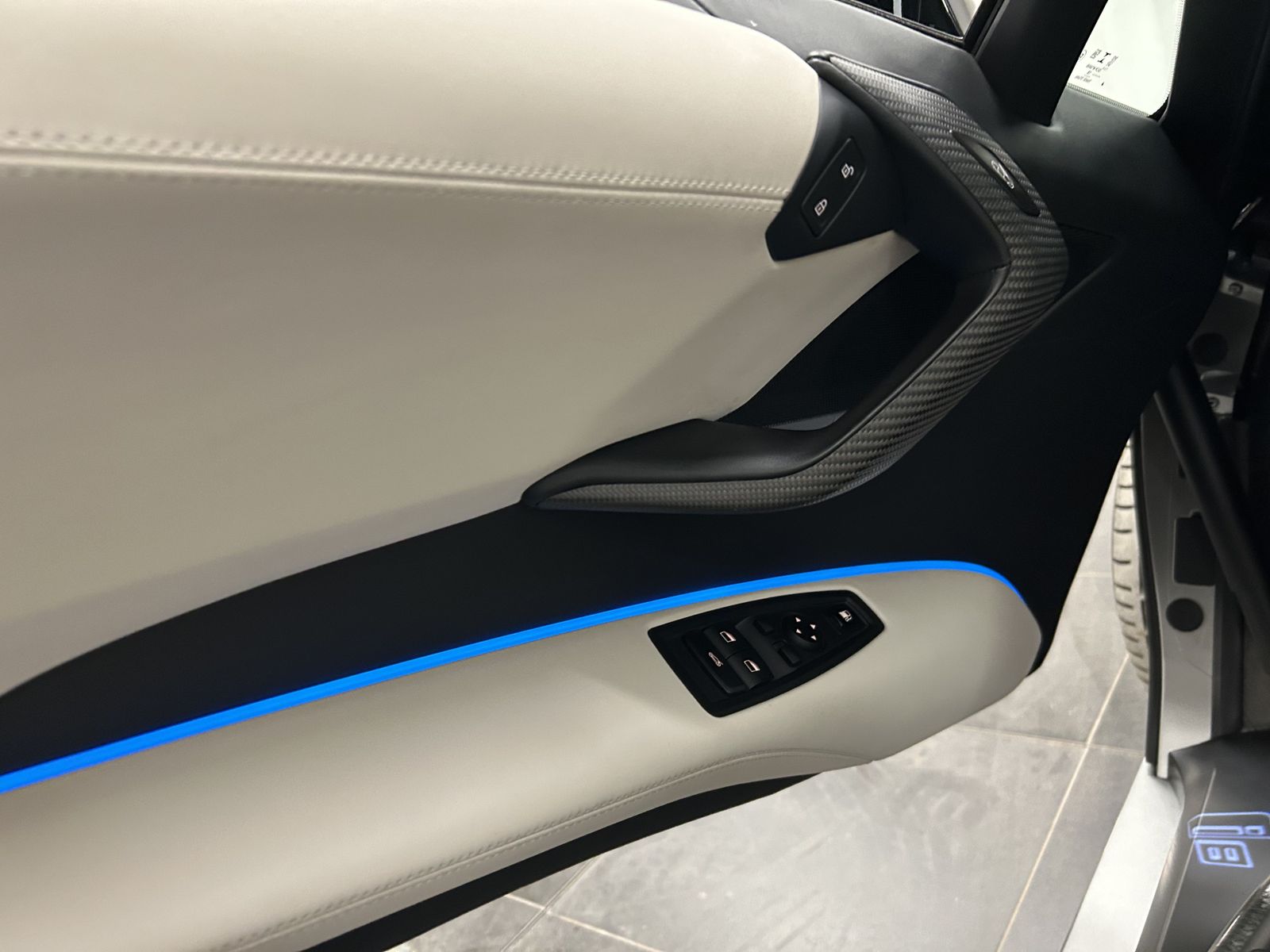 BMW i8 Roadster First Edition 1 of 200 Harman/Kardon foto 15