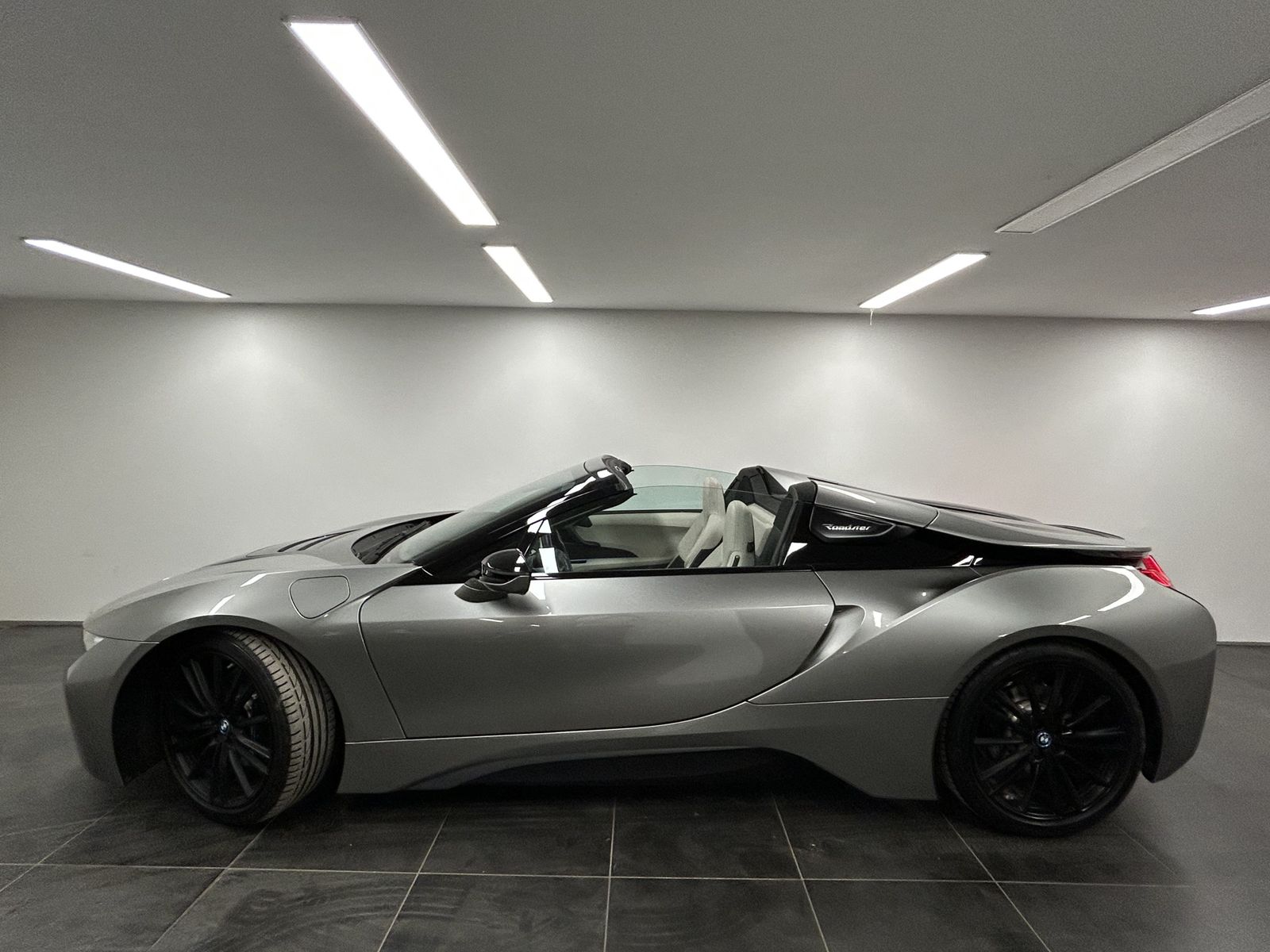 BMW i8 Roadster First Edition 1 of 200 Harman/Kardon foto 25