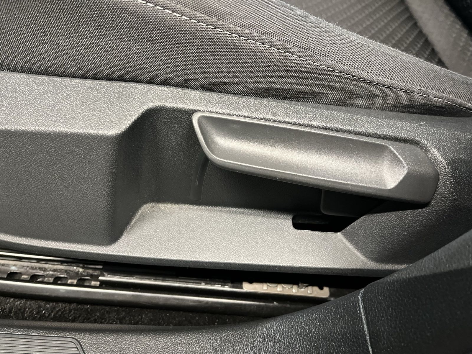 Volkswagen Golf VIII 1.5 TSI Active 4xSHZ ACC Fernlichtass. foto 14