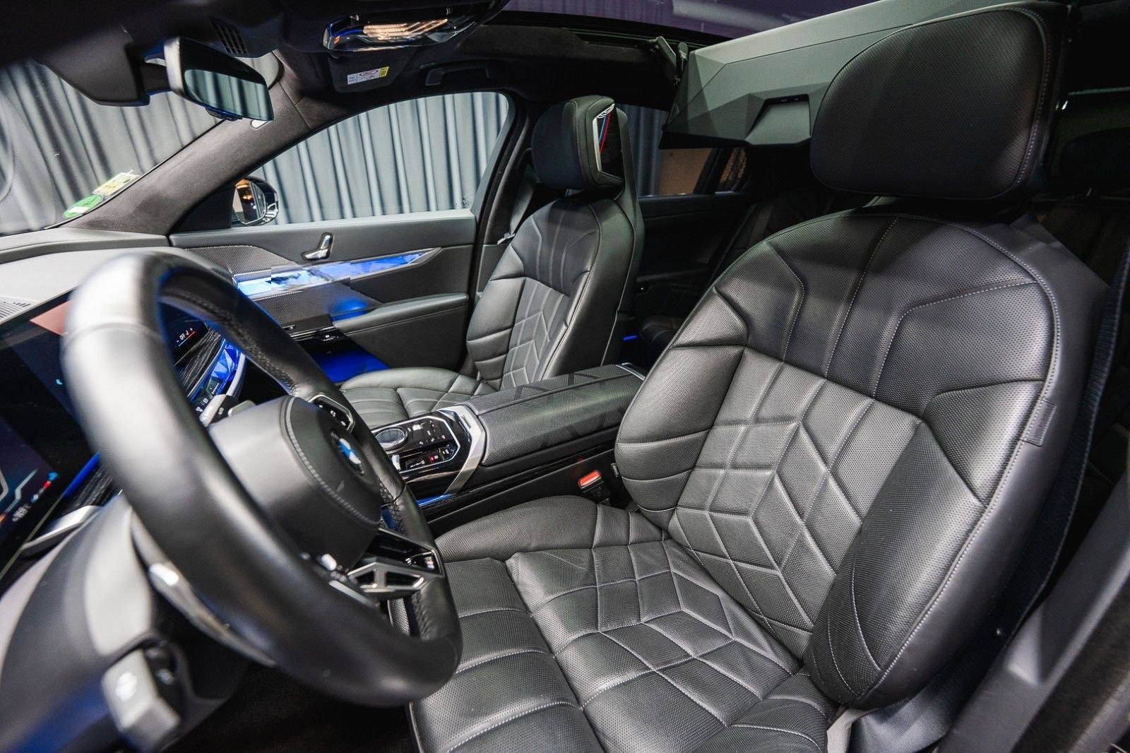 BMW 740 d xDrive *M Sport Pro*Iconic Glow*Theater TV foto 22