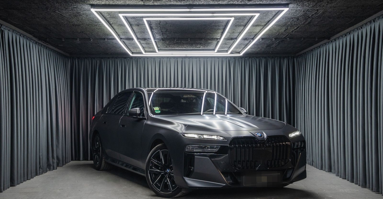 BMW 740 d xDrive *M Sport Pro*Iconic Glow*Theater TV foto 24