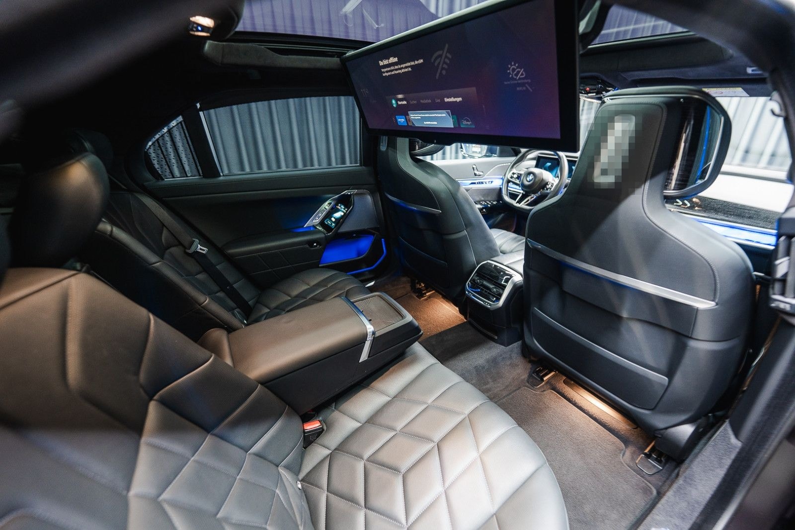 BMW 740 d xDrive *M Sport Pro*Iconic Glow*Theater TV foto 10