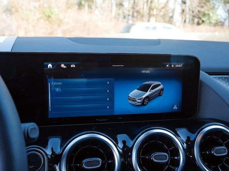 Mercedes-Benz GLA 220 4M // PROGRESSIVE KAMERA SPUR PDC SHZ foto 17