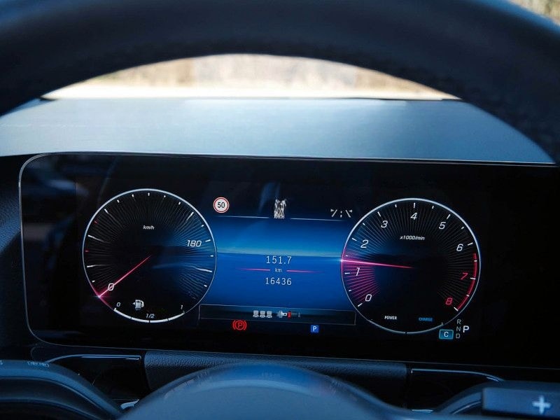 Mercedes-Benz GLA 220 4M // PROGRESSIVE KAMERA SPUR PDC SHZ foto 19