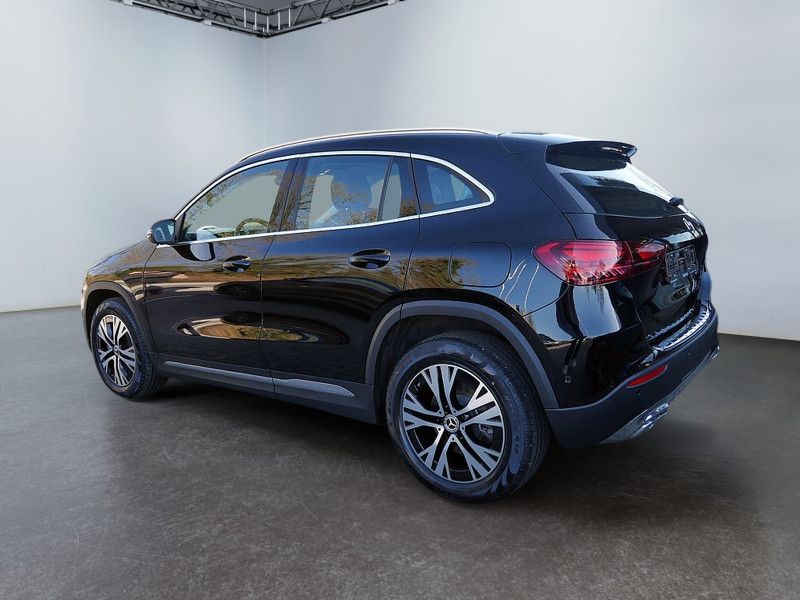 Mercedes-Benz GLA 220 4M // PROGRESSIVE KAMERA SPUR PDC SHZ foto 5