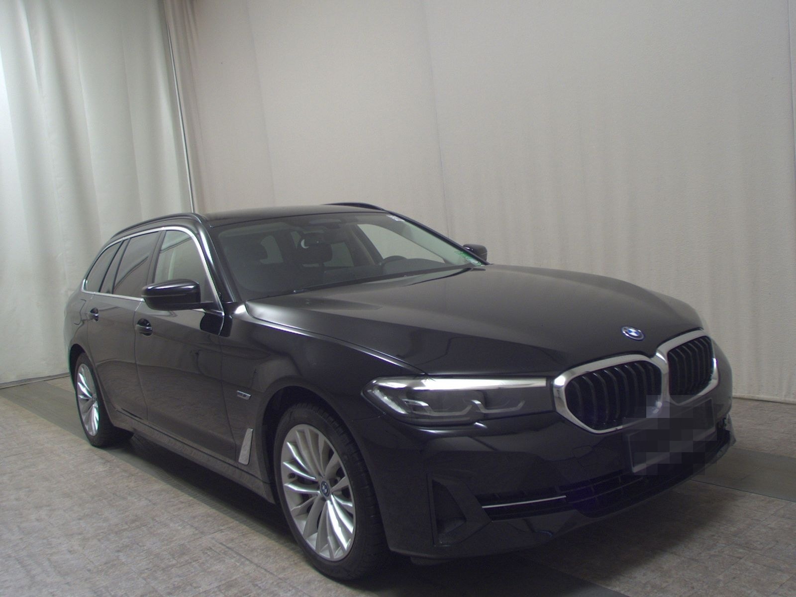 BMW 530e Touring Leder Navi LED LC prof. HiFi AHK foto 3