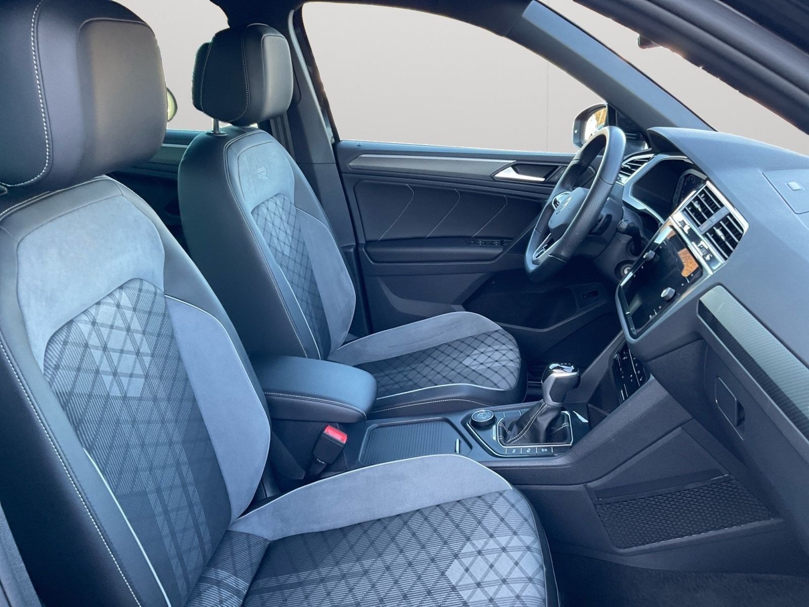 Volkswagen Tiguan 2.0 TSI DSG R-Line 4Motion AHK/MATRIX/REA foto 15