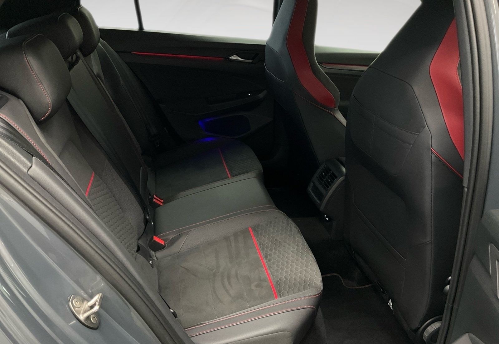 Volkswagen Golf VIII GTI CLUBSPORT 2.0TSI 300PS DSG ACC.NAV foto 10