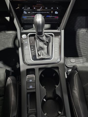 Volkswagen Passat 4Motion Sport Led Navi Leder AHK Kamera foto 19