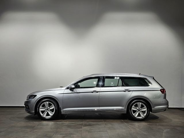Volkswagen Passat 4Motion Sport Led Navi Leder AHK Kamera foto 8