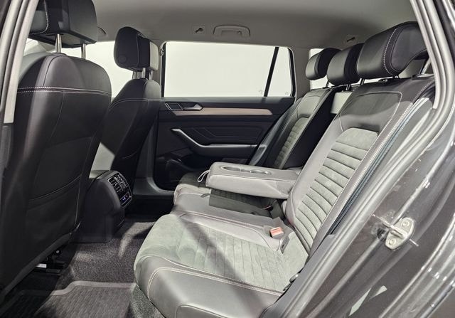 Volkswagen Passat 4Motion Sport Led Navi Leder AHK Kamera foto 15