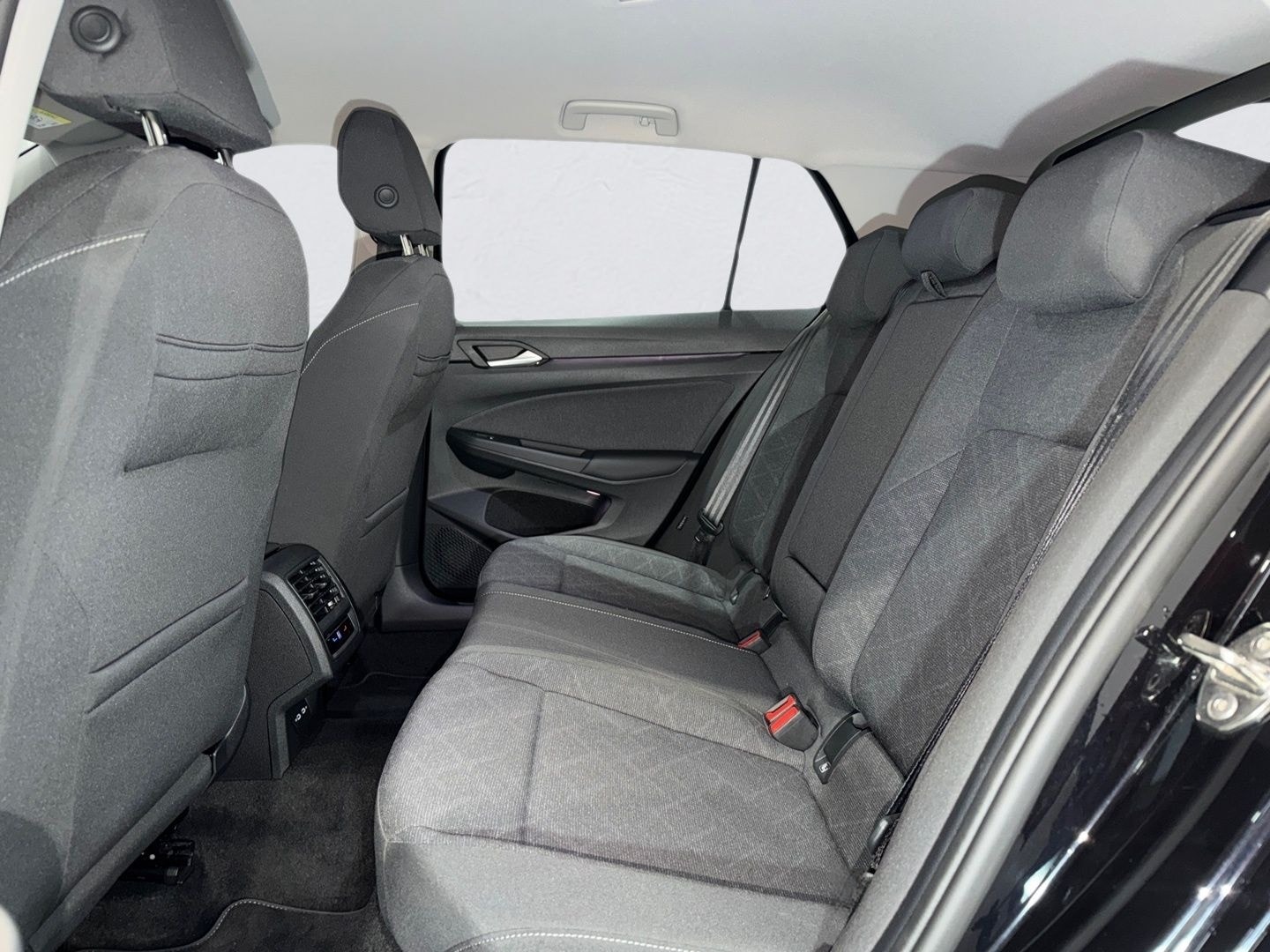 Volkswagen Golf 8 2.0 TDI DSG LIFE LED KAMERA NAVI 16Z TEMP foto 11