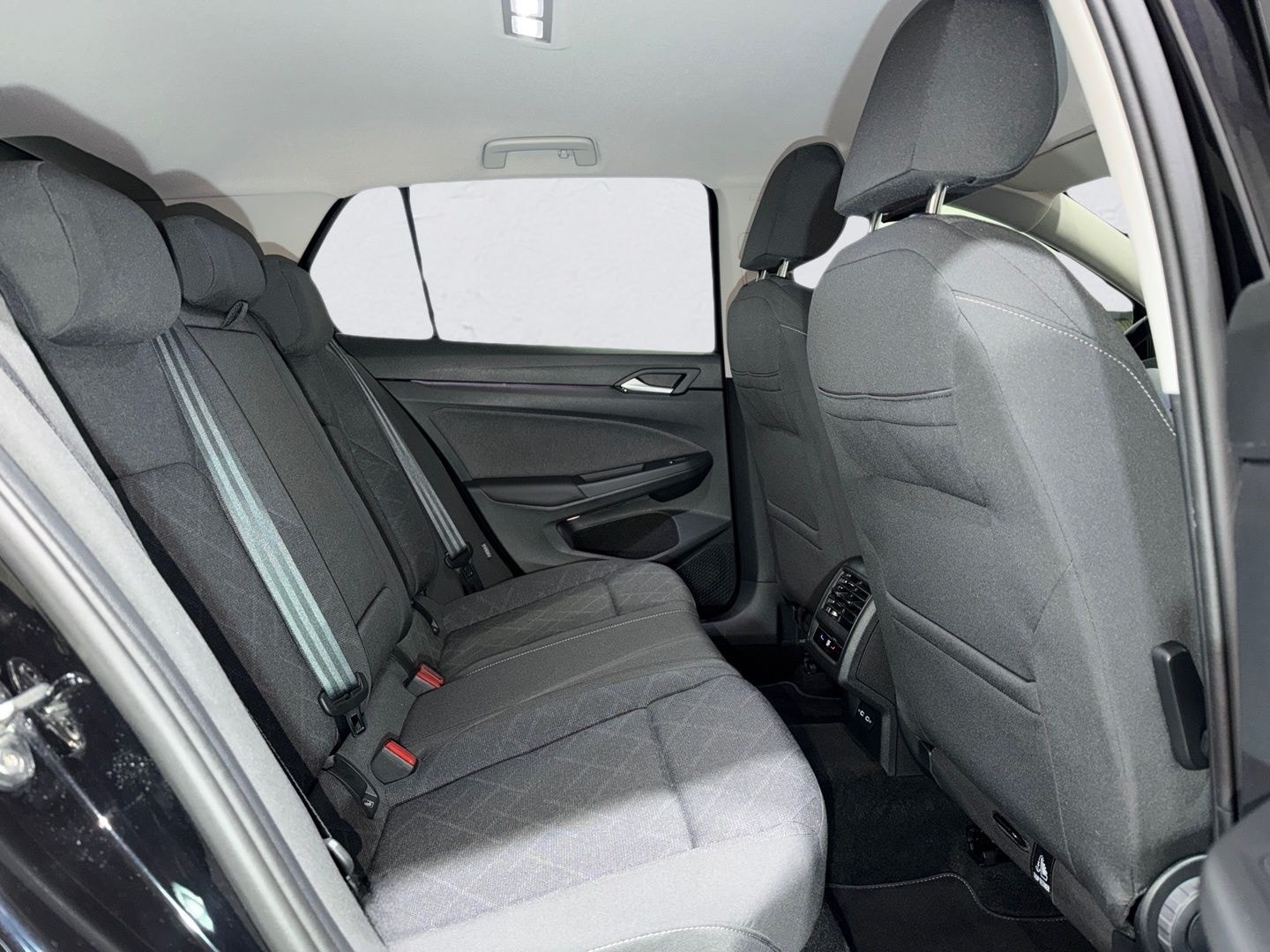 Volkswagen Golf 8 2.0 TDI DSG LIFE LED KAMERA NAVI 16Z TEMP foto 12