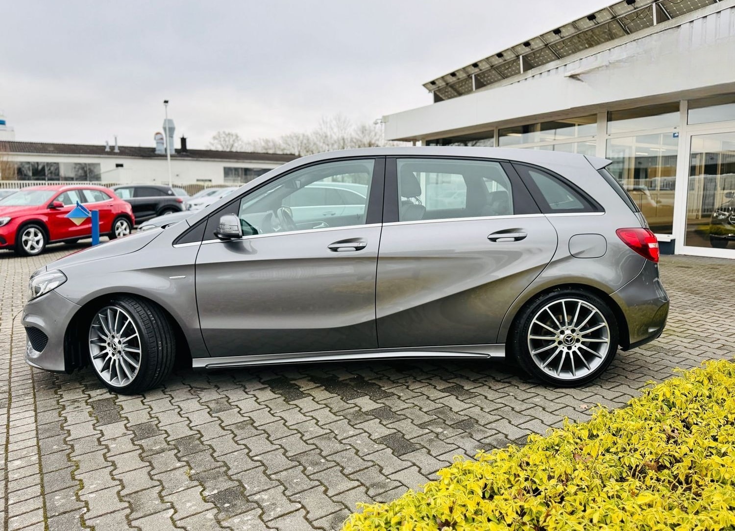 Mercedes-Benz B 200 AMG Styling, NIGHTFALL, Autom., AHK, LED,  foto 3