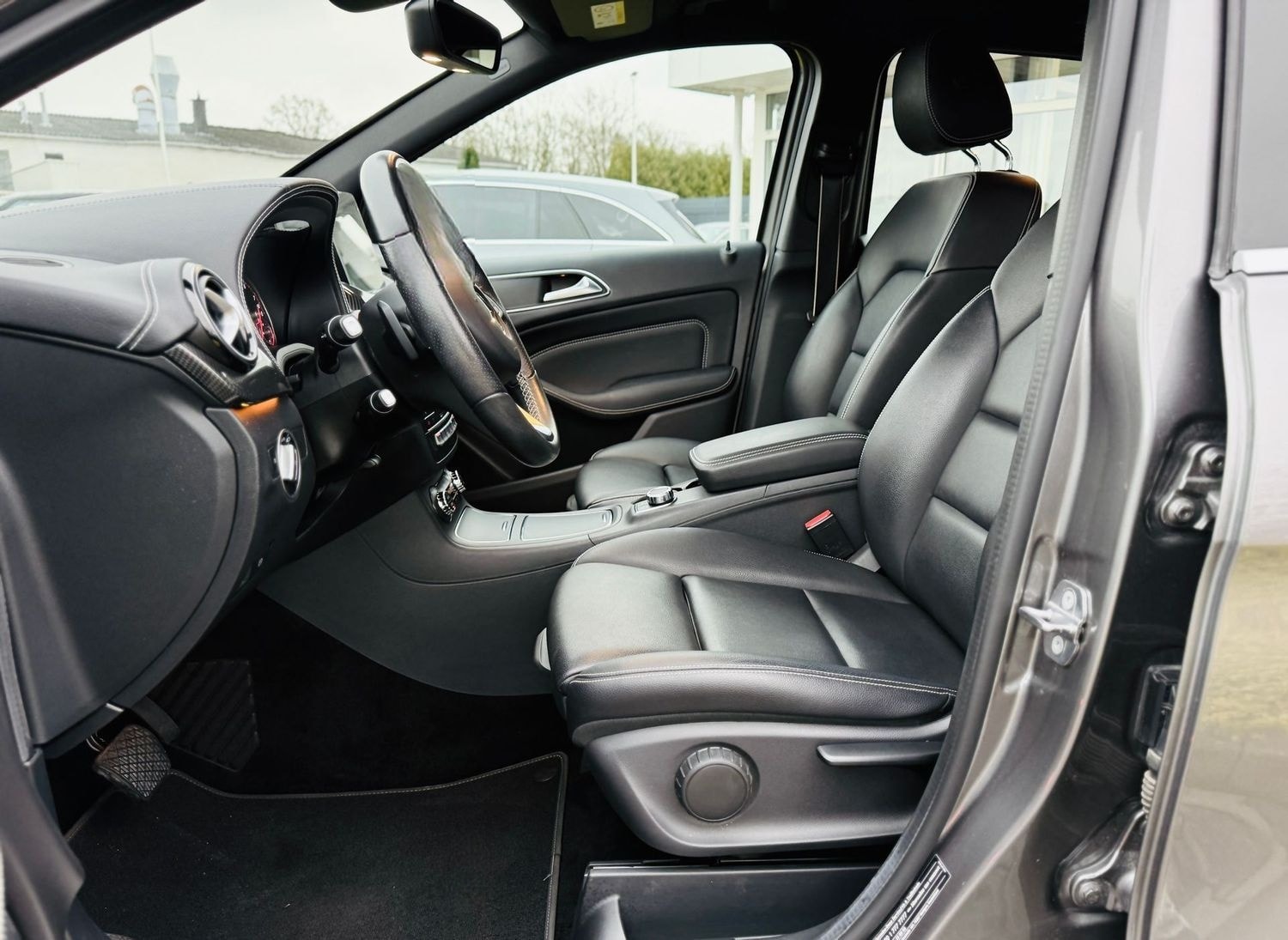 Mercedes-Benz B 200 AMG Styling, NIGHTFALL, Autom., AHK, LED,  foto 9