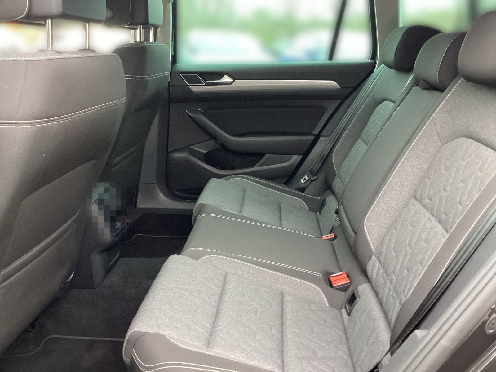 Volkswagen Passat Variant 2.0 TDI DSG BUSINESS +AHK +360° + foto 19