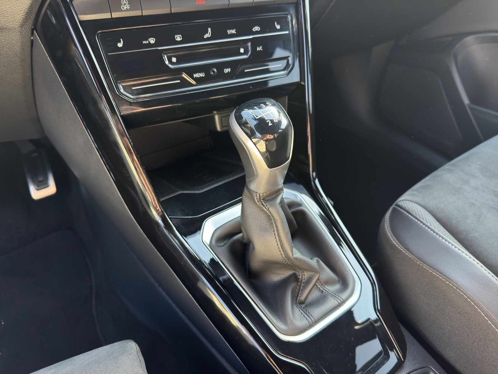 Volkswagen T-Roc 1.0 TSI R-LINE GARANTIE-2028 KAMERA ERGO L foto 11