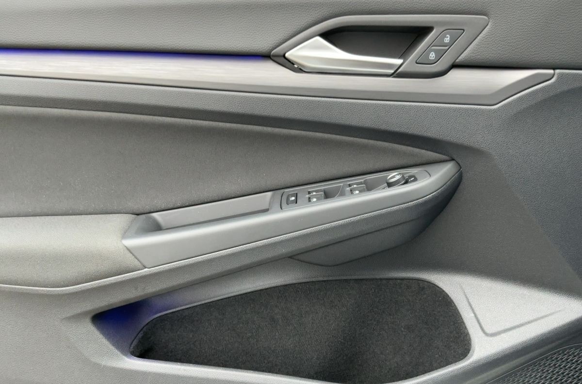 Volkswagen Golf VIII 1.5 TSI STYLE 5JG+ACC+AHK+NAVI+APP+SHZ foto 19