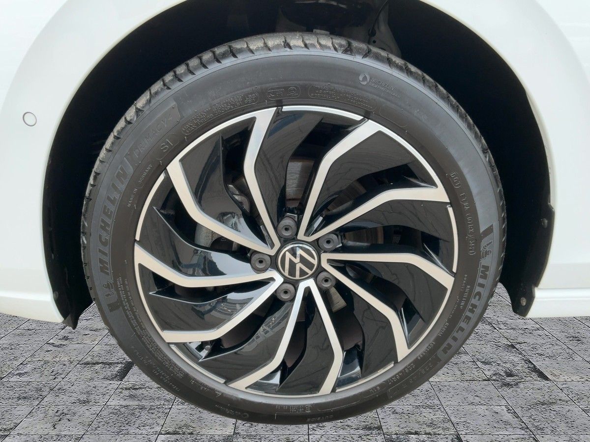 Volkswagen Golf VIII 1.5 TSI STYLE 5JG+ACC+AHK+NAVI+APP+SHZ foto 8