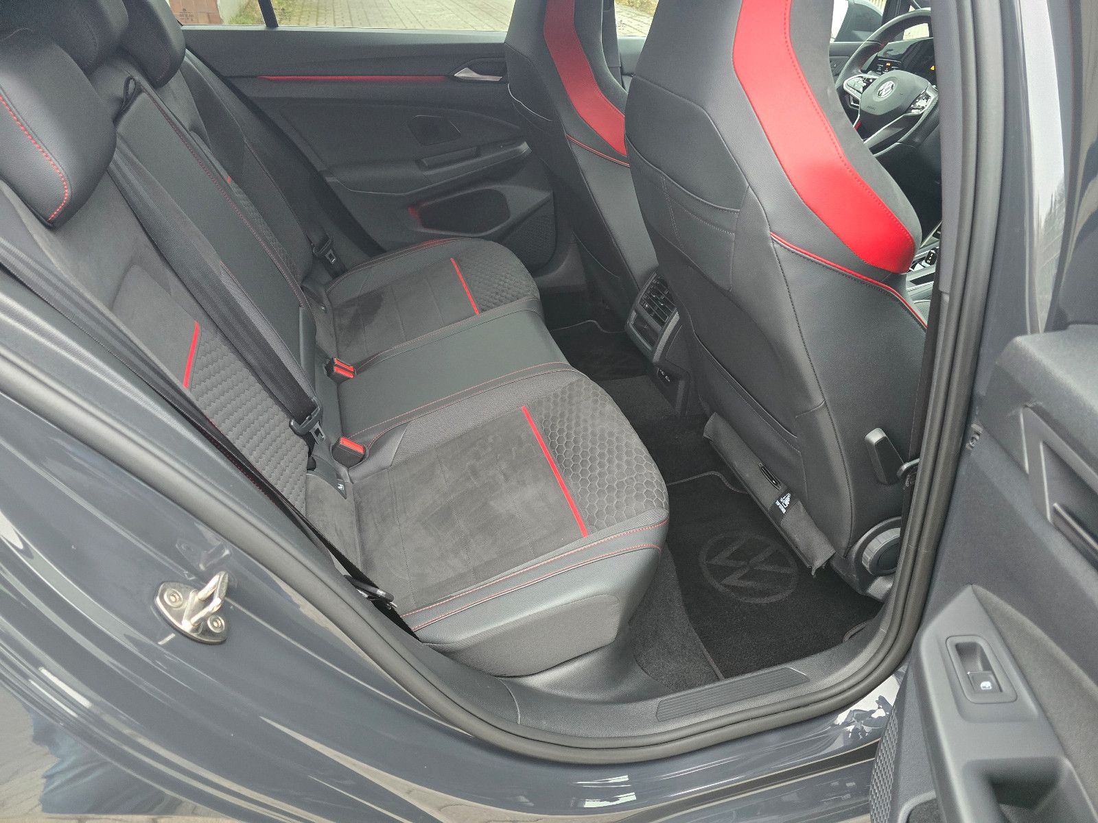 Volkswagen Golf VIII GTI 2.0 TSI Clubsport °SOUND°NAVI°DCC° foto 20