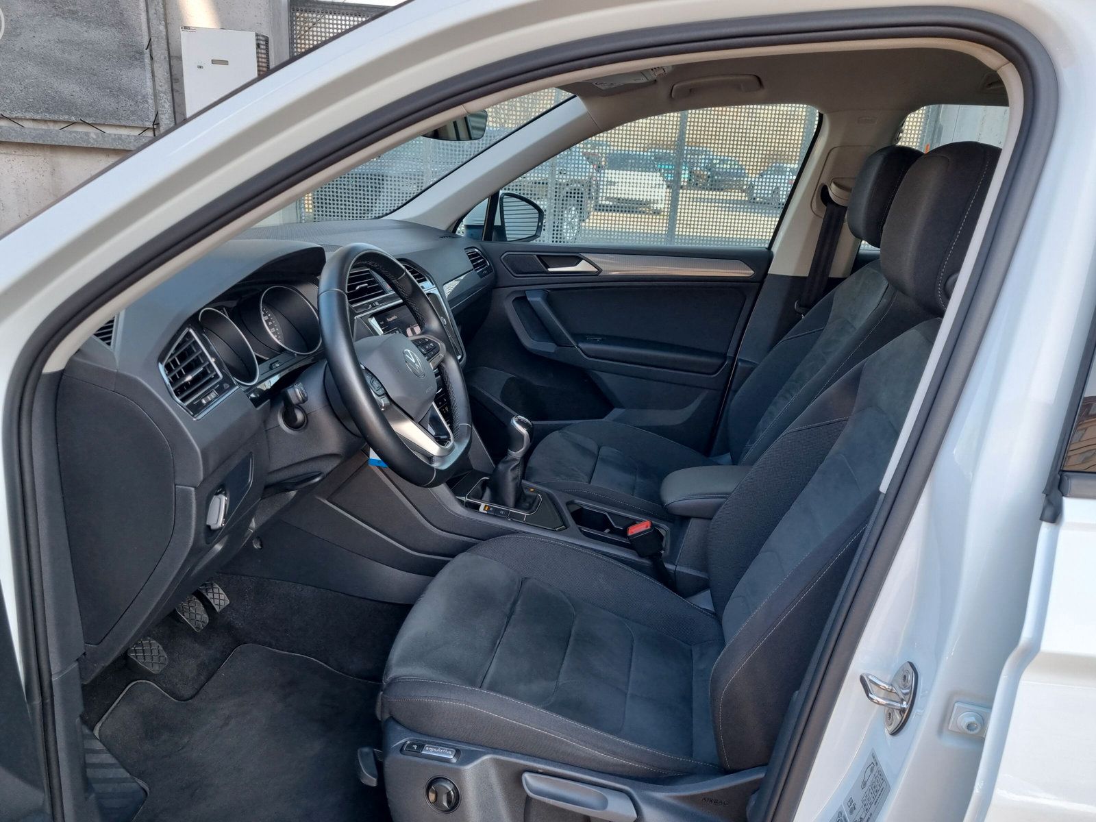 Volkswagen Tiguan 2.0 TDI Life LED NAVI SHZ APP ACC foto 12