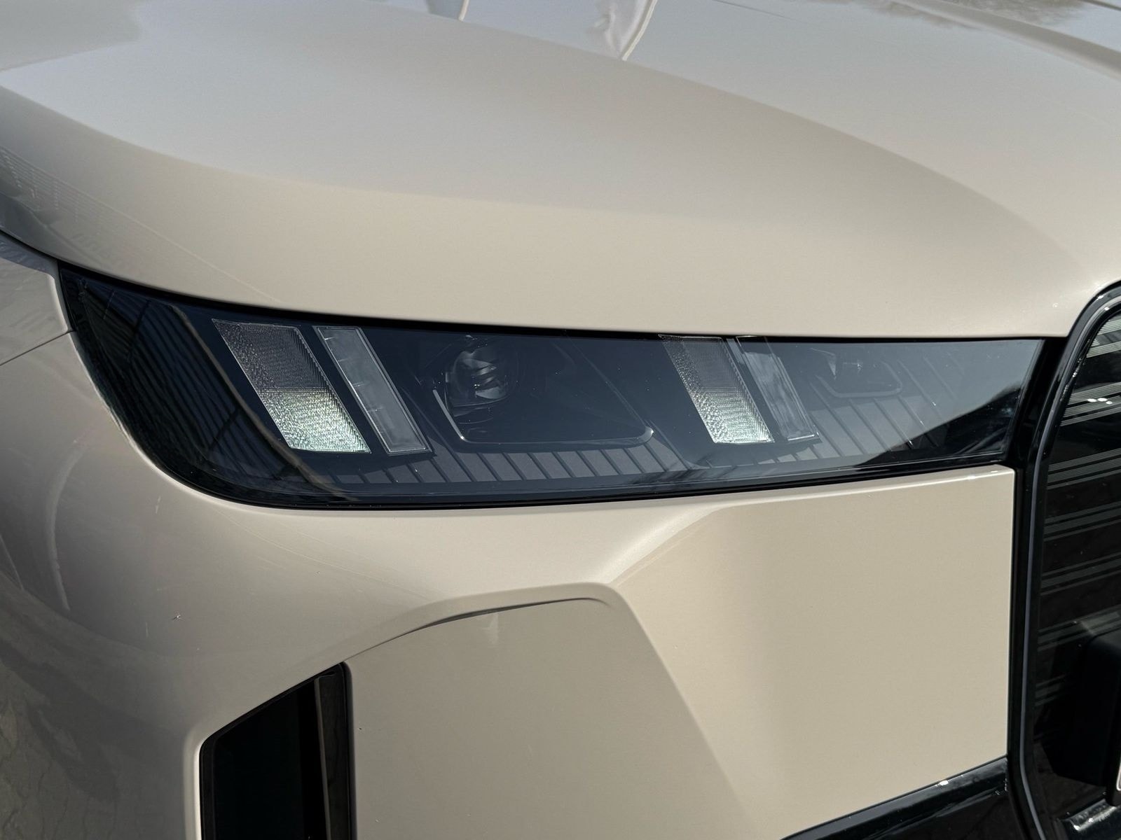 BMW iX M70 xDrive //SkyLounge B&W AHK AC-LadenProf foto 12