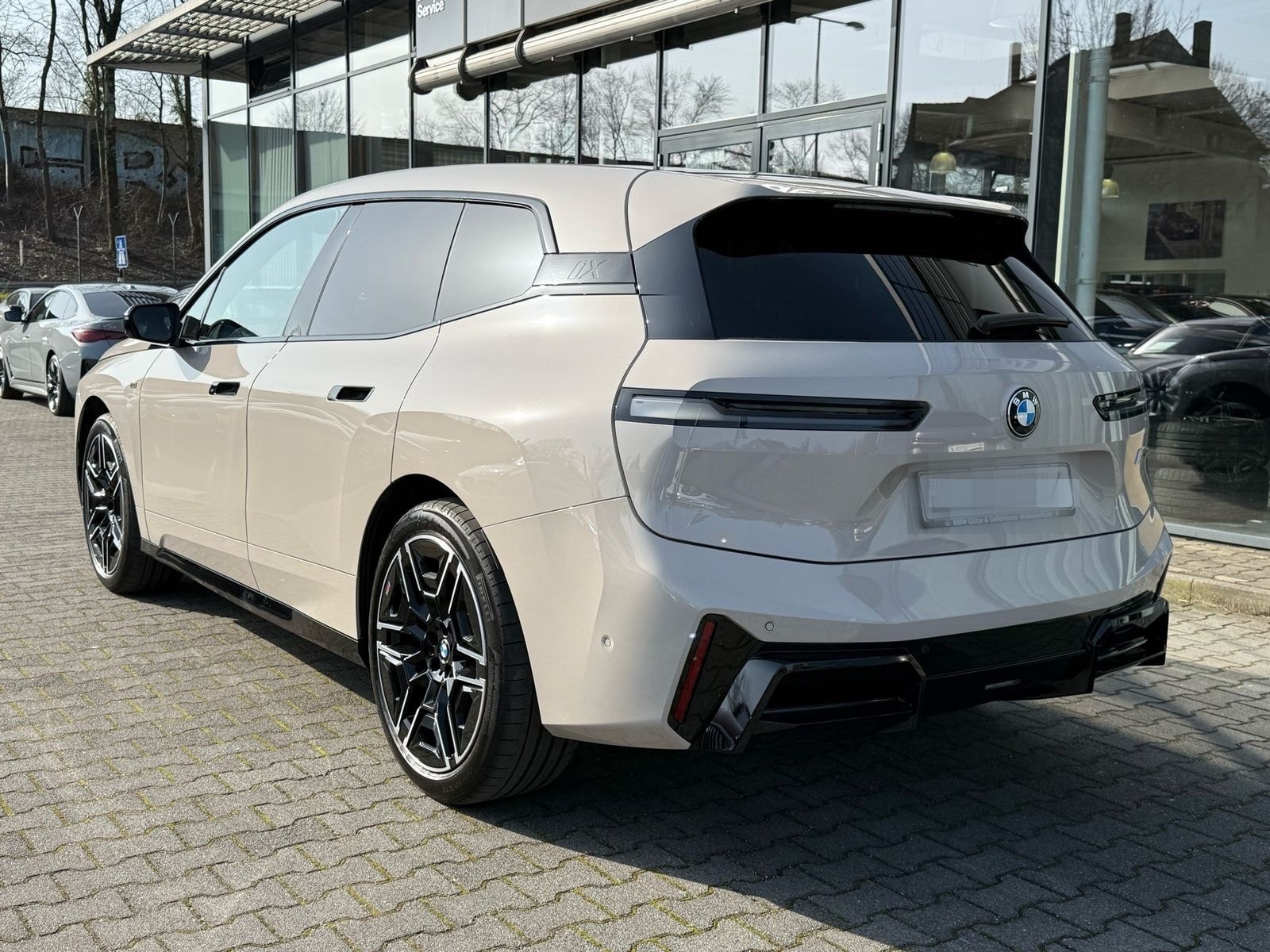 BMW iX M70 xDrive //SkyLounge B&W AHK AC-LadenProf foto 4