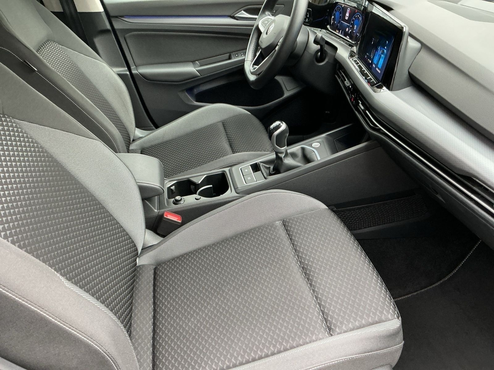 Volkswagen Golf VIII 1.5TSI ACTIVE 5JG+LEDplus+STDHZG+NAVI foto 13