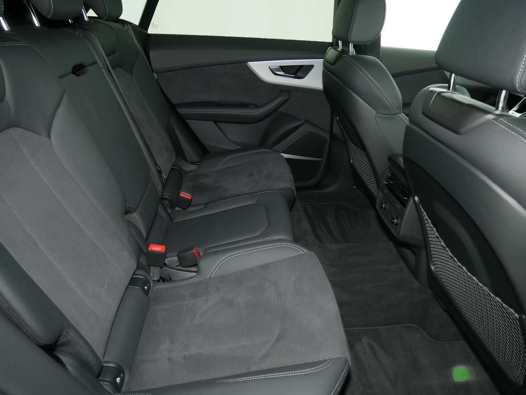 Audi SQ8 TFSI Pano,Standhzg,HUD,AHK,B&O,Kameras foto 7