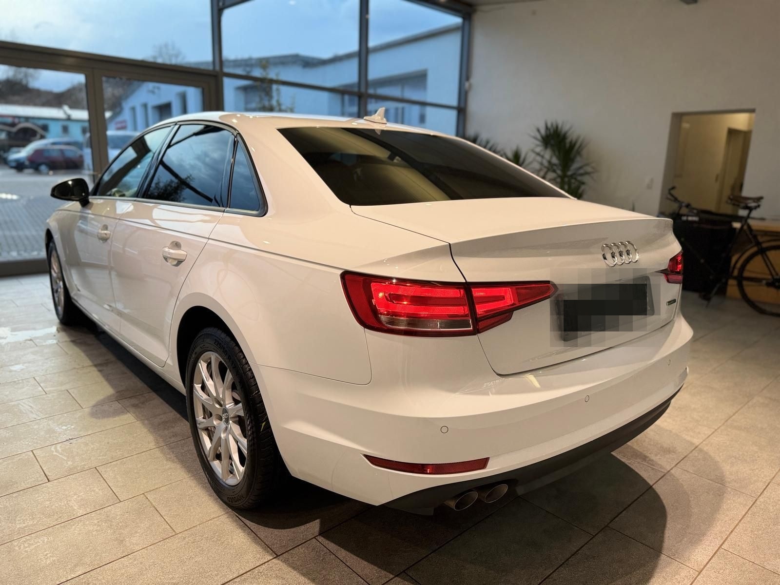 Audi A4 Limo 2.0 TDI Quattro S-tronic ACC foto 8