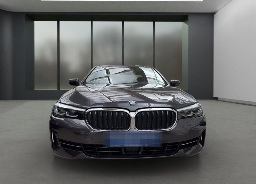 BMW 530d Lim. LED NAVI LEDER ACC KEYLESS KAMERA 17" foto 3