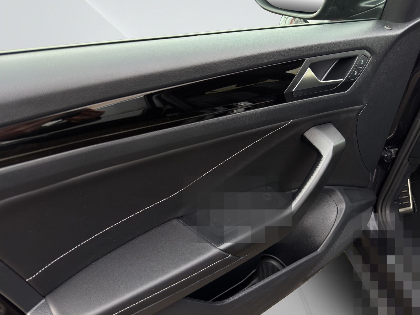 Volkswagen T-Roc 1.0 TSI R-Line SHZ*NAVI*KAMERA*KEYLESS foto 17