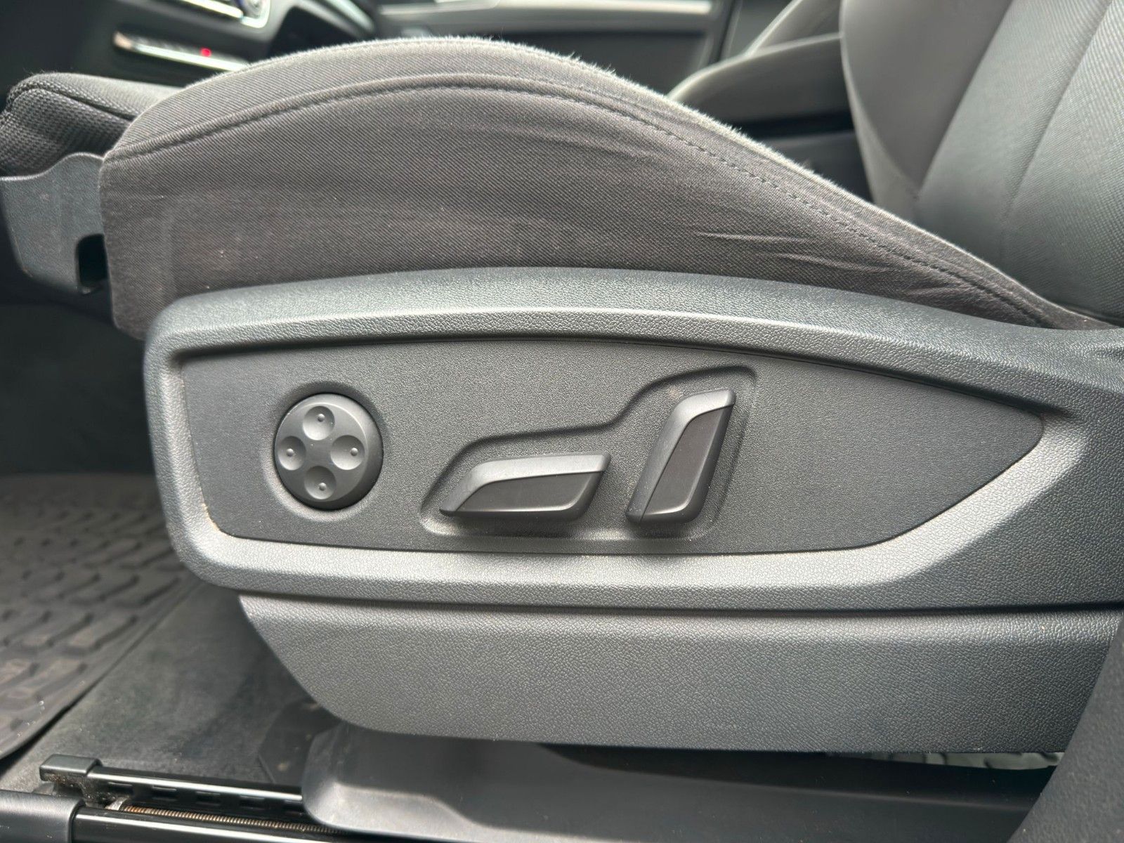 Audi Q5 40 TDI quattro sport foto 14