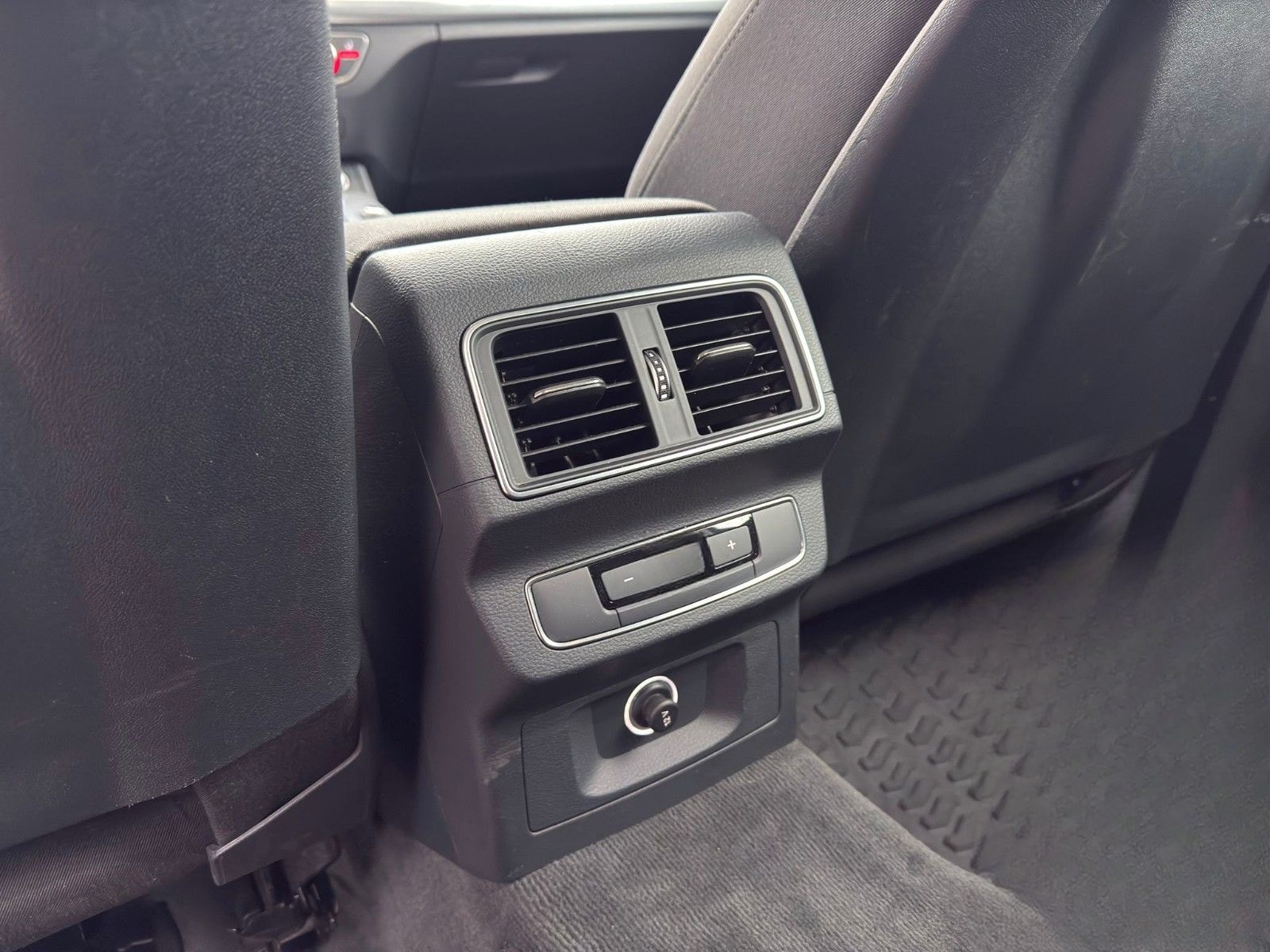 Audi Q5 40 TDI quattro sport foto 18