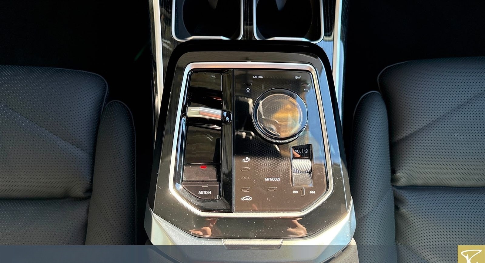 BMW 740d A xDrive M-Sport ACC HUD 360° SkyLou Sitzhg foto 11