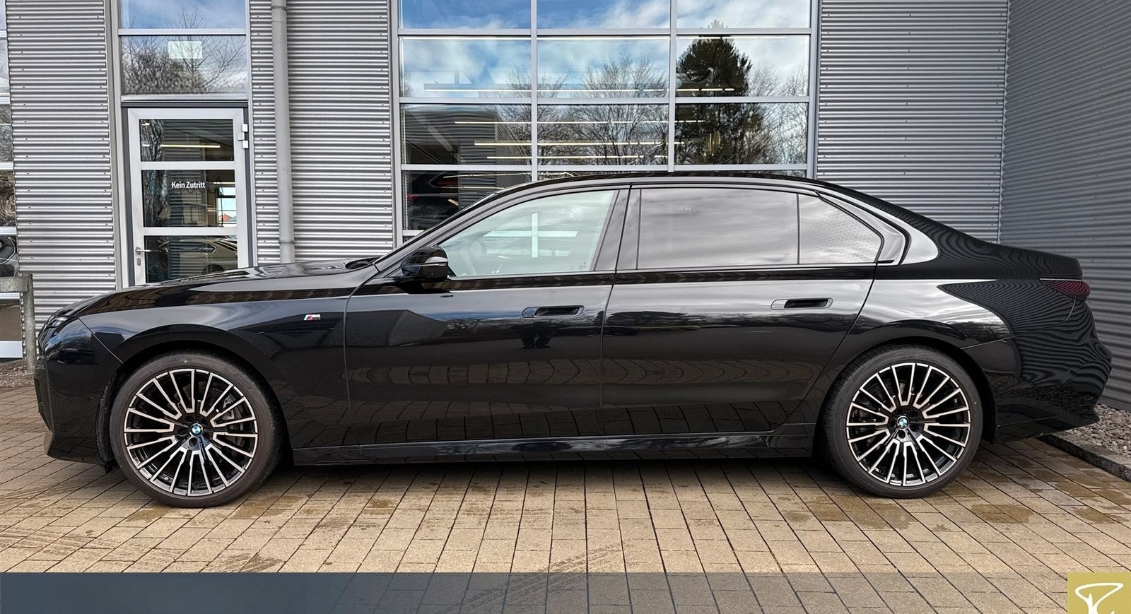 BMW 740d A xDrive M-Sport ACC HUD 360° SkyLou Sitzhg foto 9