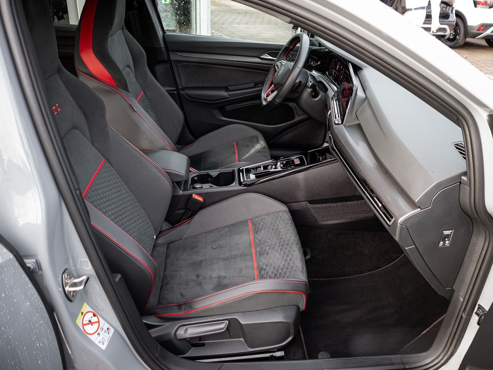 Volkswagen Golf VIII GTI Clubsport 2.0 TSI Navi IQ.LIGHT R- foto 13