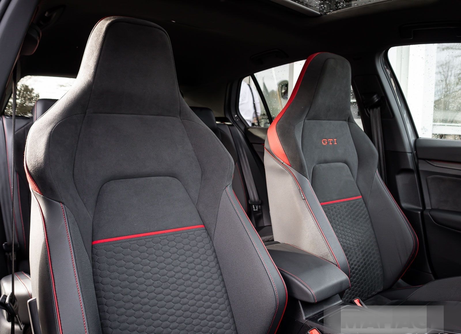 Volkswagen Golf VIII GTI Clubsport 2.0 TSI Navi IQ.LIGHT R- foto 14