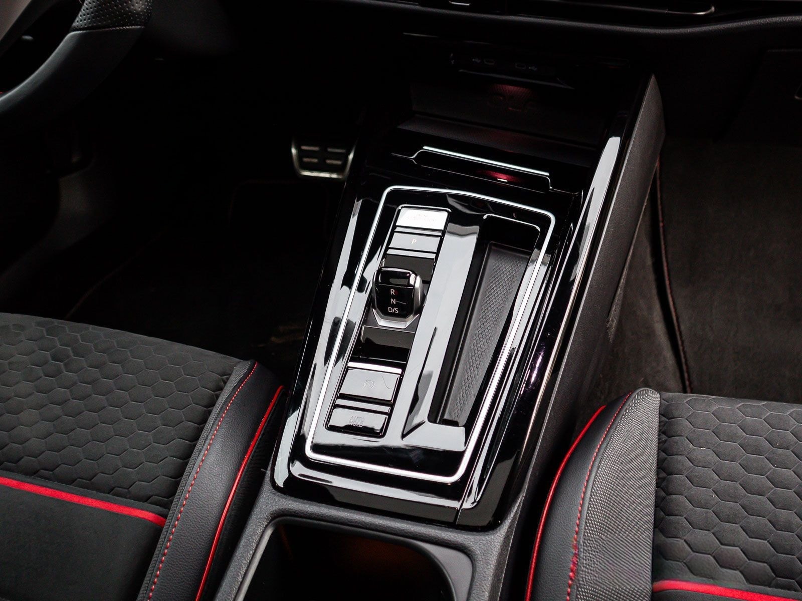 Volkswagen Golf VIII GTI Clubsport 2.0 TSI Navi IQ.LIGHT R- foto 17