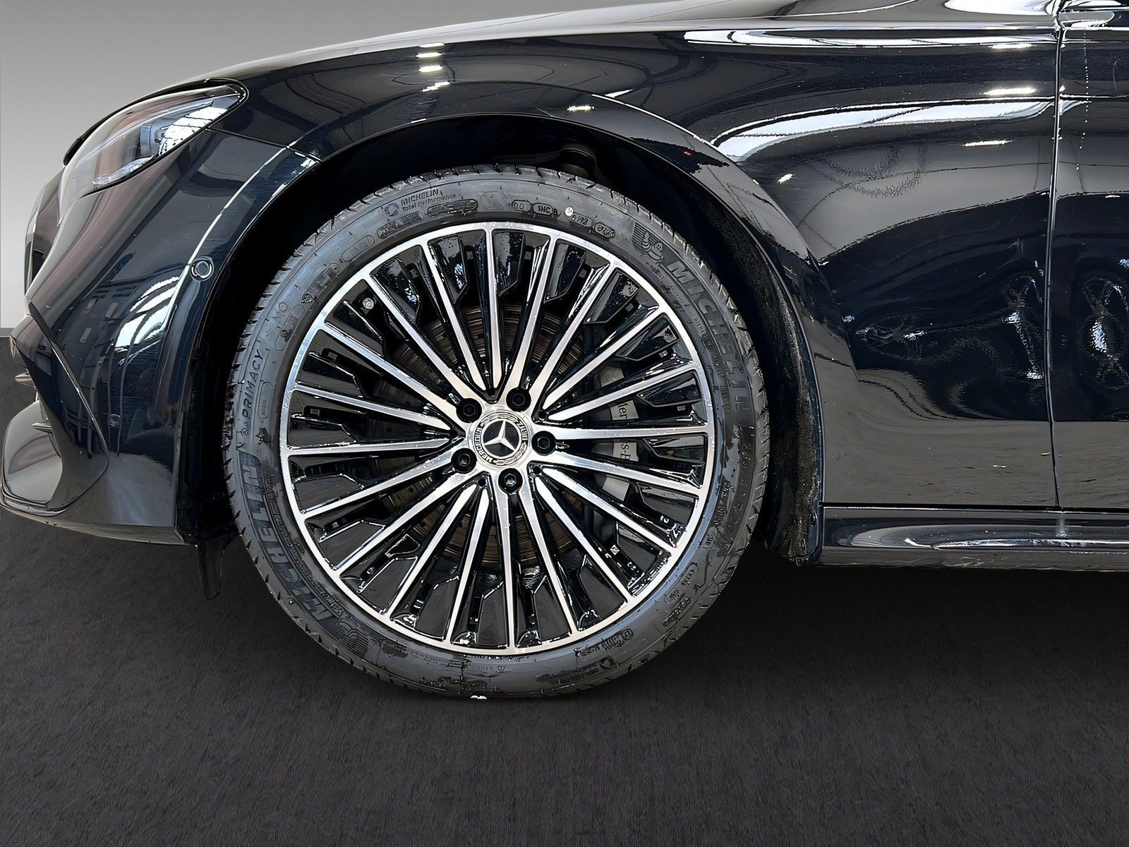 Mercedes-Benz E 450 d T 4M AMG+Superscreen+Burme+HuD+AHK+360° foto 4