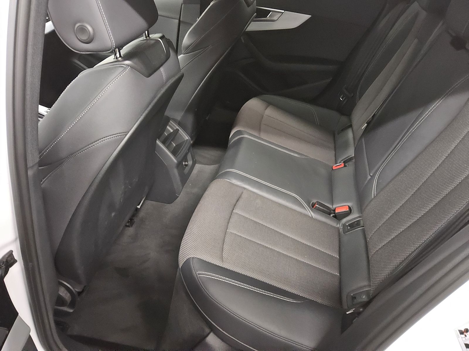 Audi A4 Avant 2.0 TDI advanced T-Leder Navi LED RFK foto 13