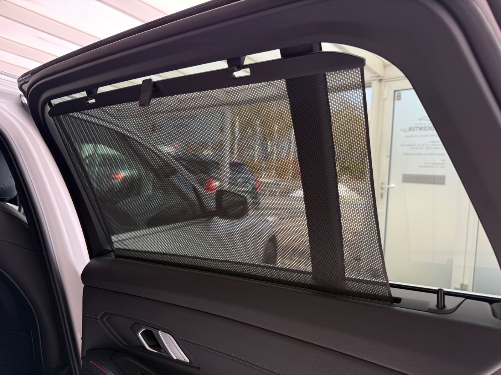 BMW 330 i xDrive M Sport Pano AHK Garantie foto 16